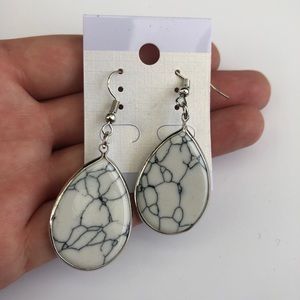White w/ Black Vein dangle Earrings New Never worn